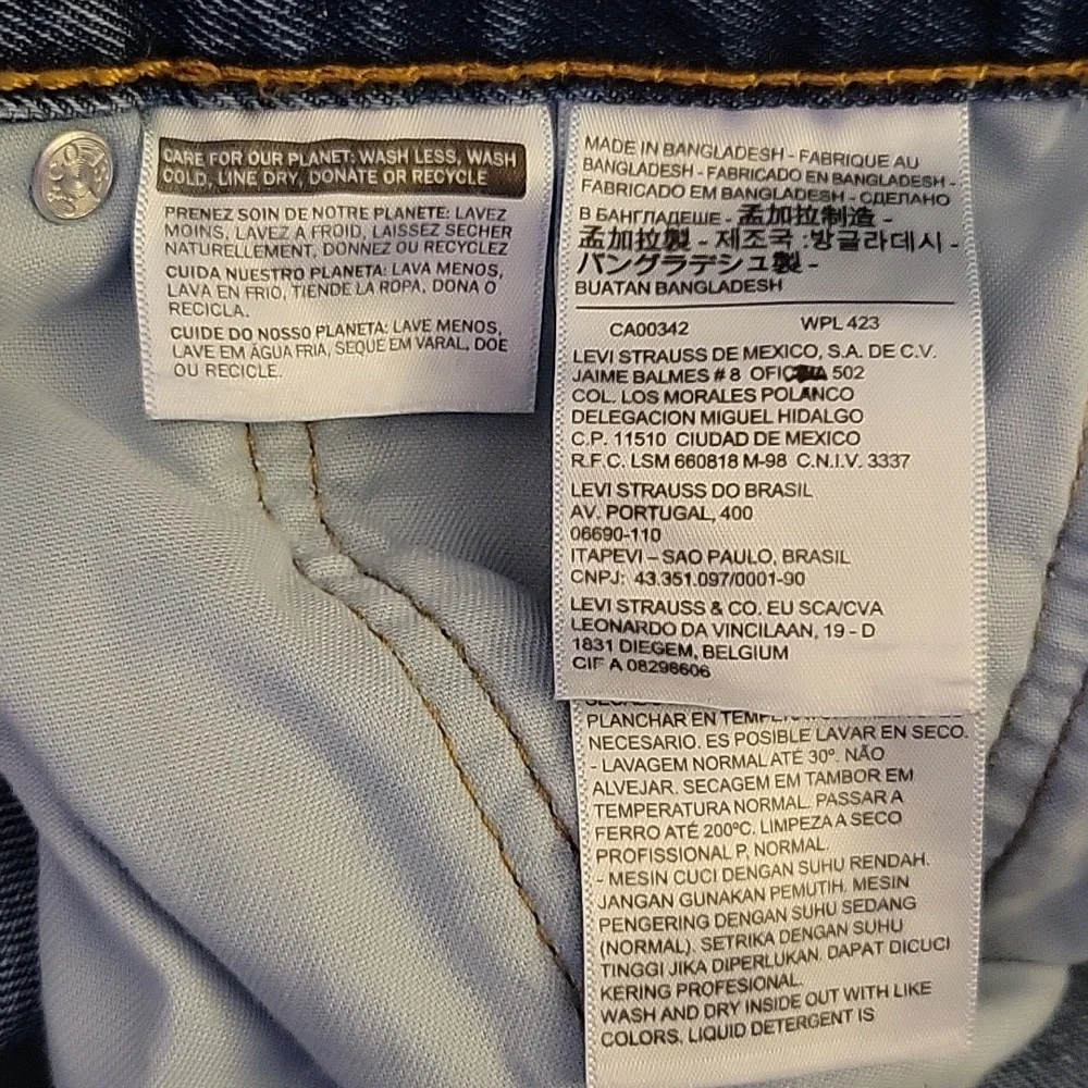 Levi's blue jeans 550 classic 5 pocket style 100% cotton straight leg 40x30 EUC…